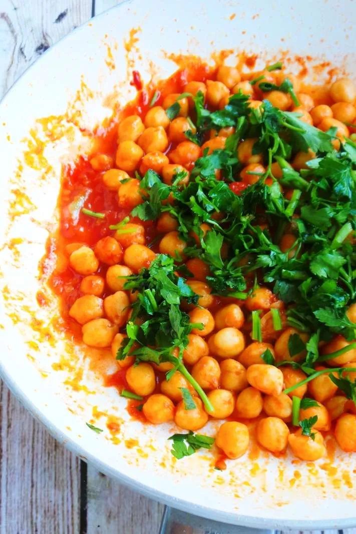 5-minute chickpea recipe | simple chickpea bruschetta