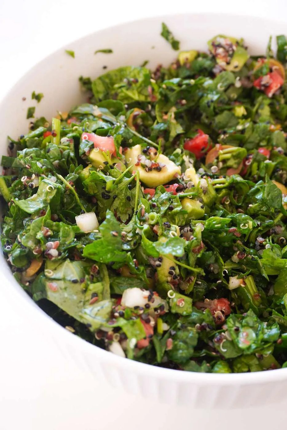 Reduce chronic inflammation with this simple, satisfying anti-inflammatory quinoa salad! This isn't just a healthy lunch, it's a vibrant…
