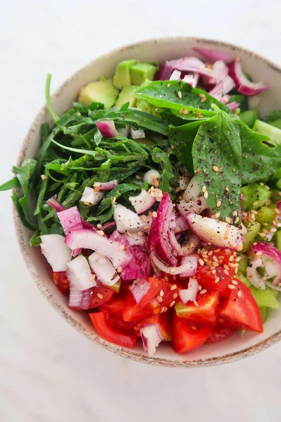 This healthy tomato arugula and avocado salad is fresh and tasty. Filled with greens and healthy fats, this detox salad is solid for a side…