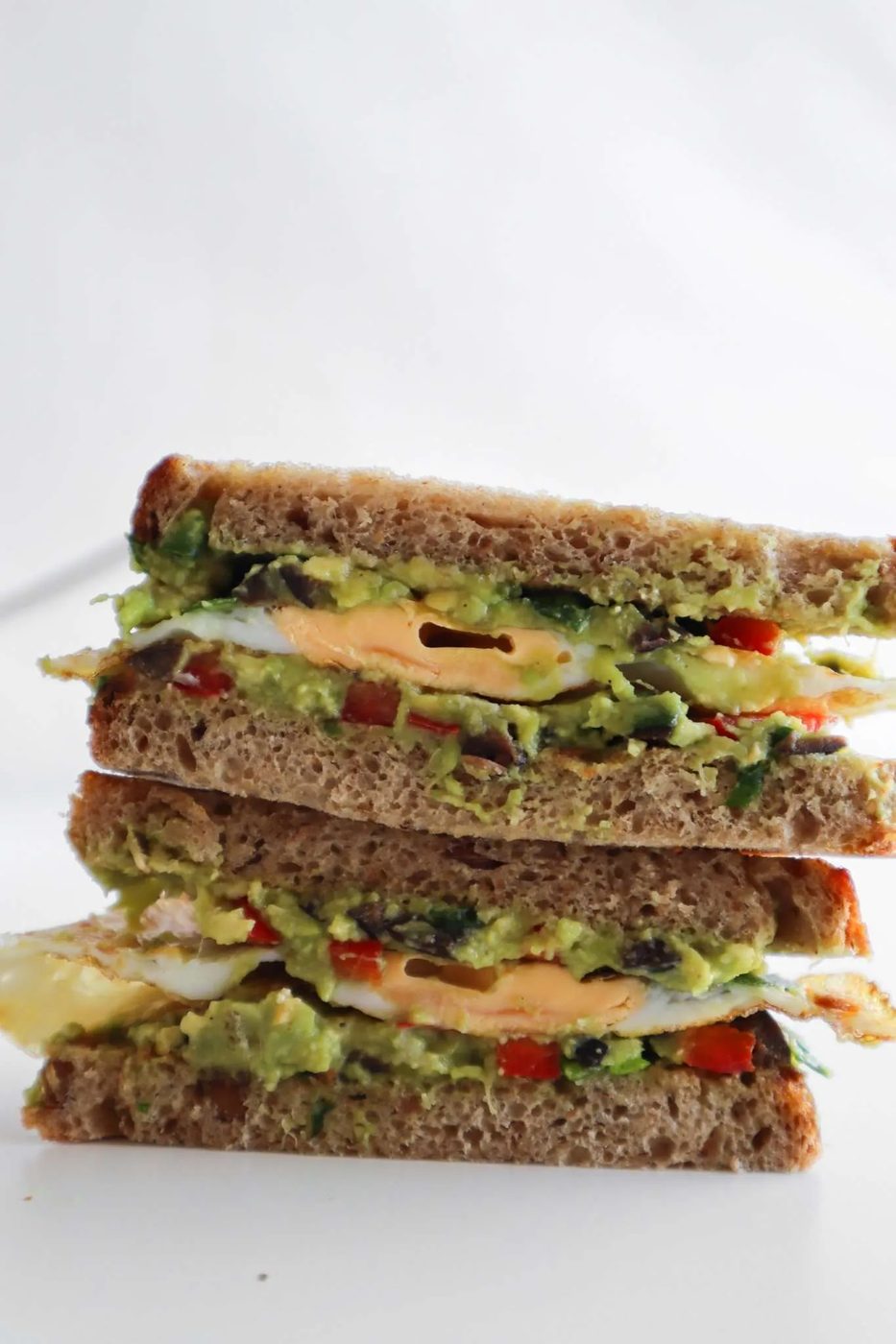 This healthy avocado egg sandwich recipe is a fast, simple and healthy breakfast idea that saved our life last week!