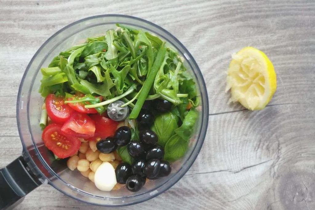 VEGAN MASHED CHICKPEA BRUSCHETTA - HEALTHY RECIPES FOR BEAUTIFUL SKIN FROM Gaical