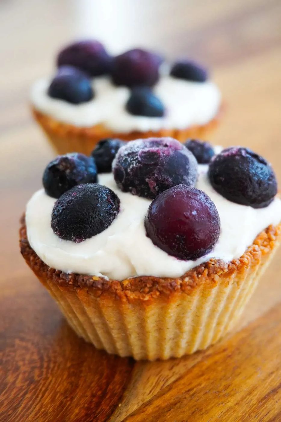 This healthy cheesecake recipe is simple and all you need, when you're craving this creamy deliciousness, but still want to keep things…