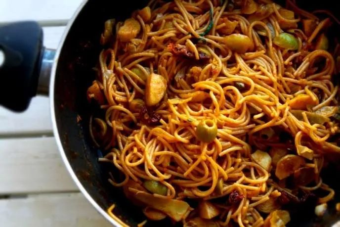 Beauty food recipes: vegan spaghetti with brussels sprouts
