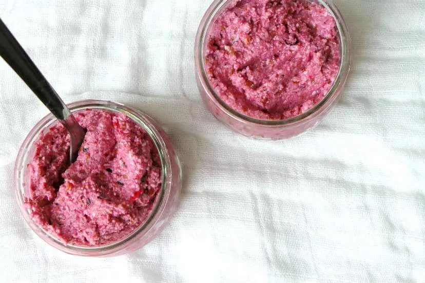 Beautifying Berry-Banana-Almond Mousse - Gaical