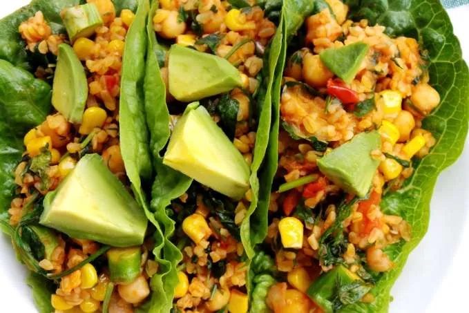 Lettuce wraps with bulgur filling