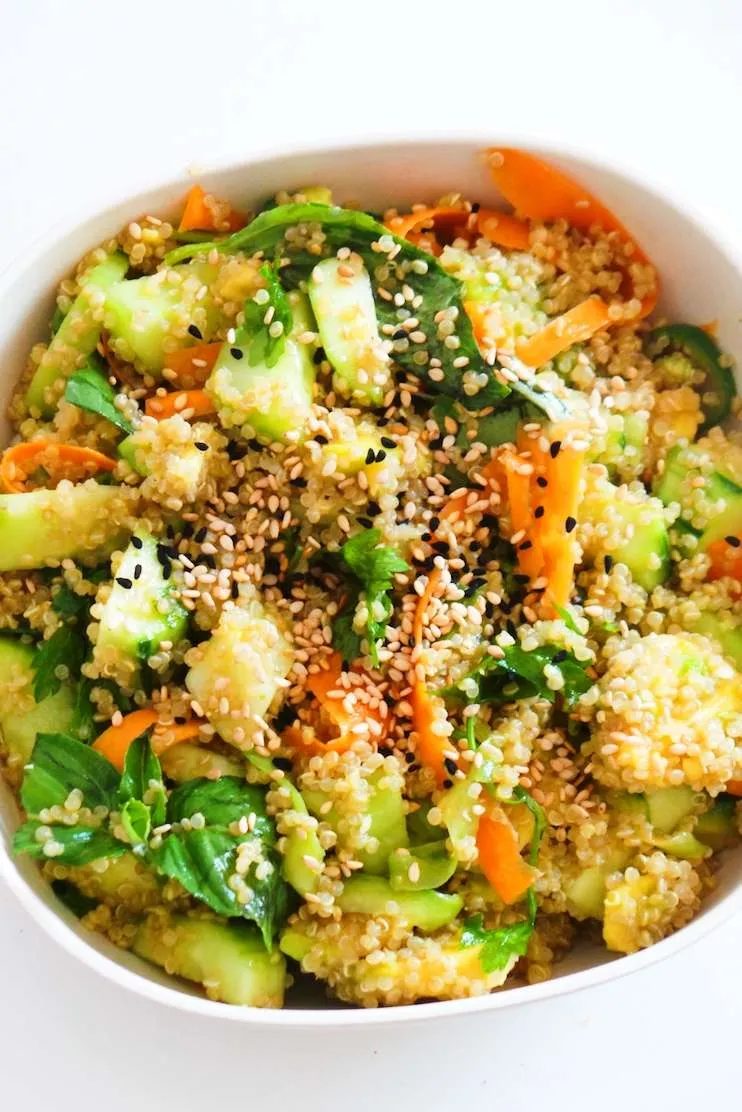 Avocado quinoa salad recipe – simple & vegan