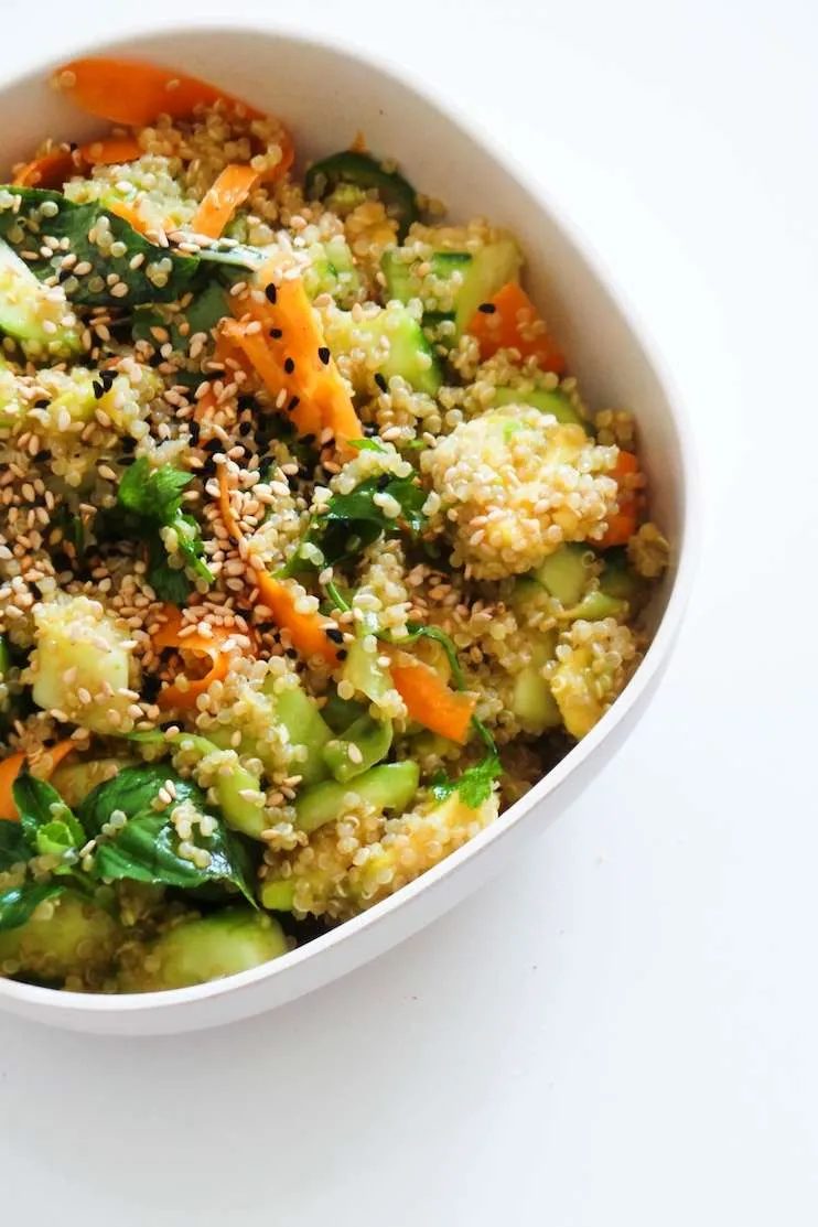 Avocado quinoa salad recipe – simple & vegan