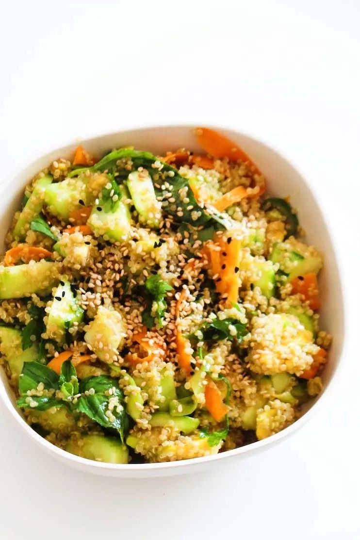 Avocado quinoa salad recipe – simple & vegan