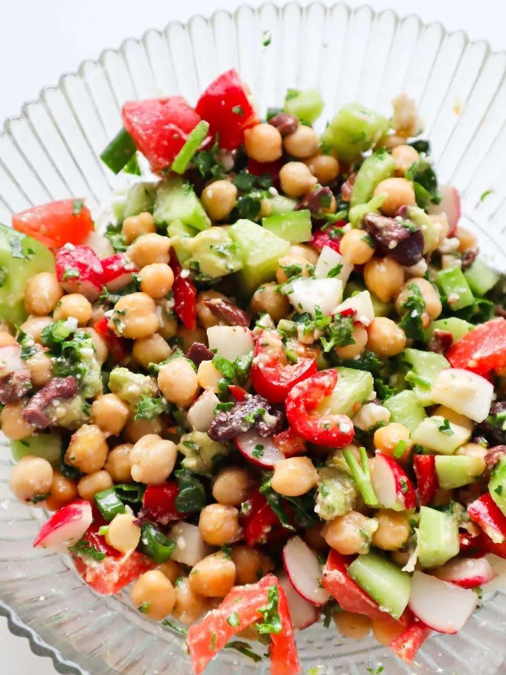 Avocado chickpea salad for summer, healthy