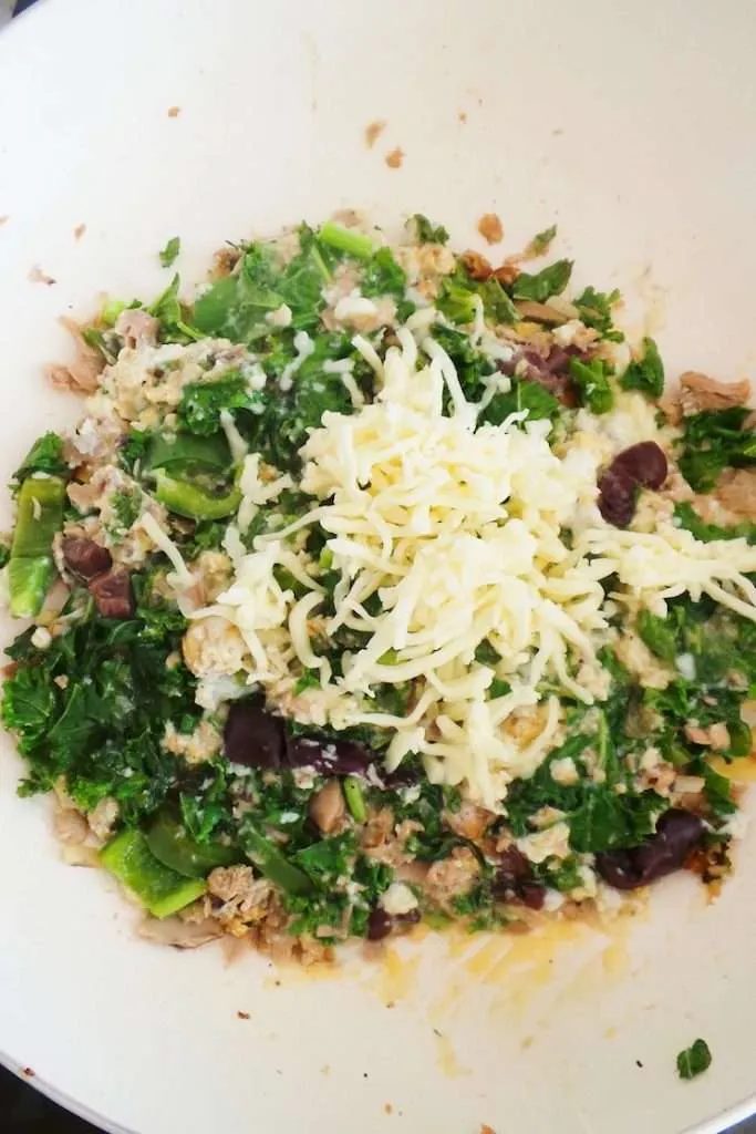 Healthy tuna wraps with eggs, kale and more vegetables. This is satisfying as a healthy savory breakfast or as a satisfying lunch or even…