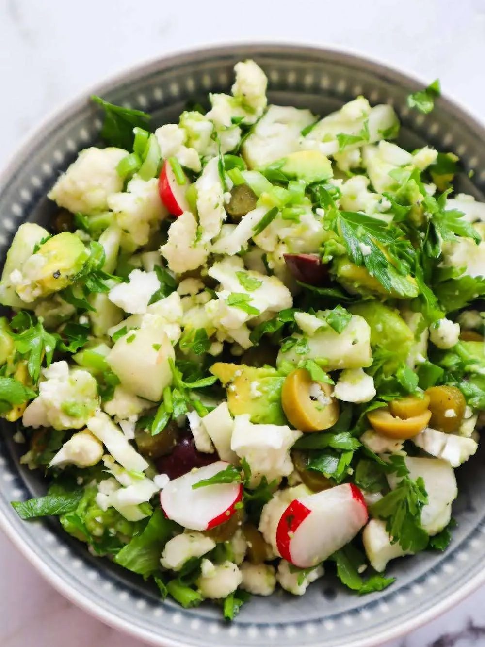 Try this simple crunchy raw cauliflower salad recipe for an simple light healthy lunch or dinner or share it with others as an extra…