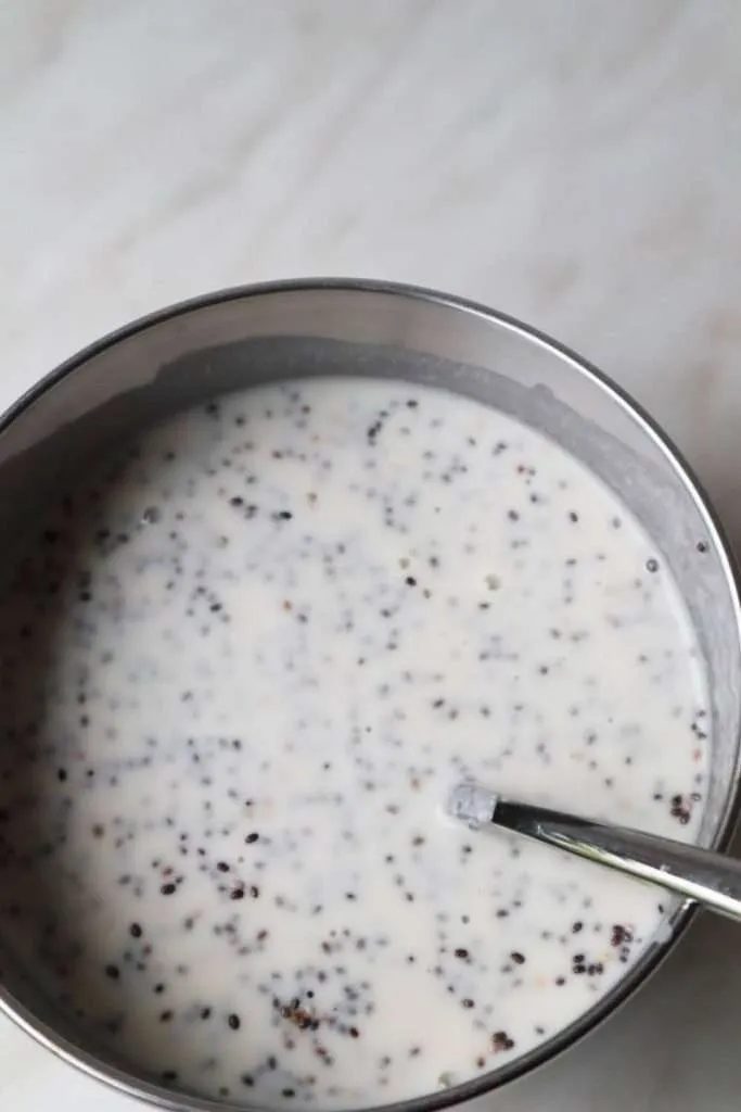 stir chia pudding