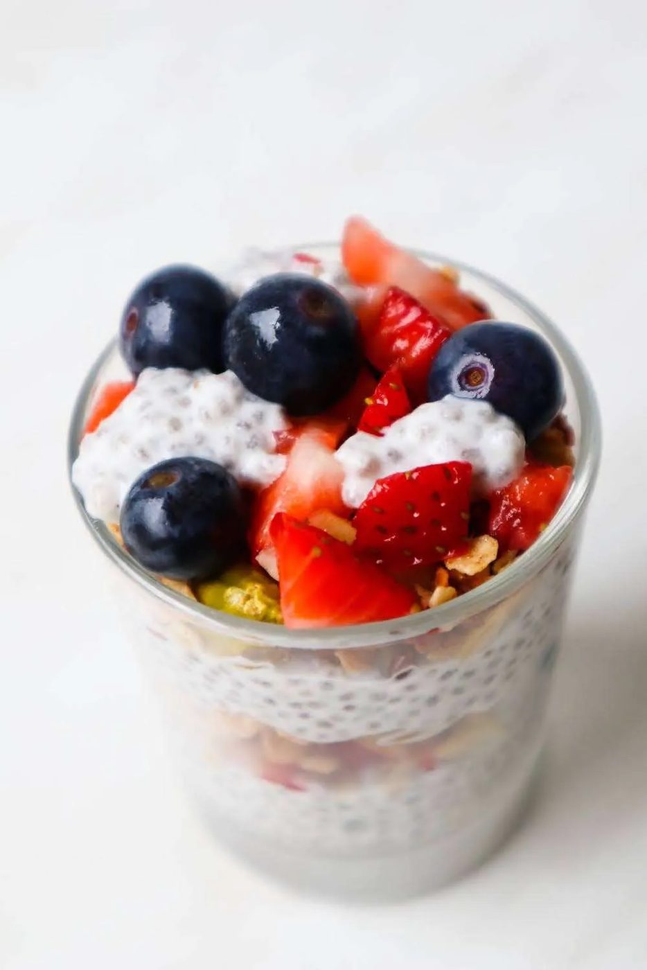 Chia pudding parfaits