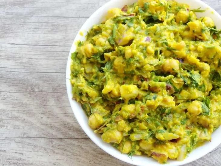 chickpea and peaches salad for sandwiches - Gaical