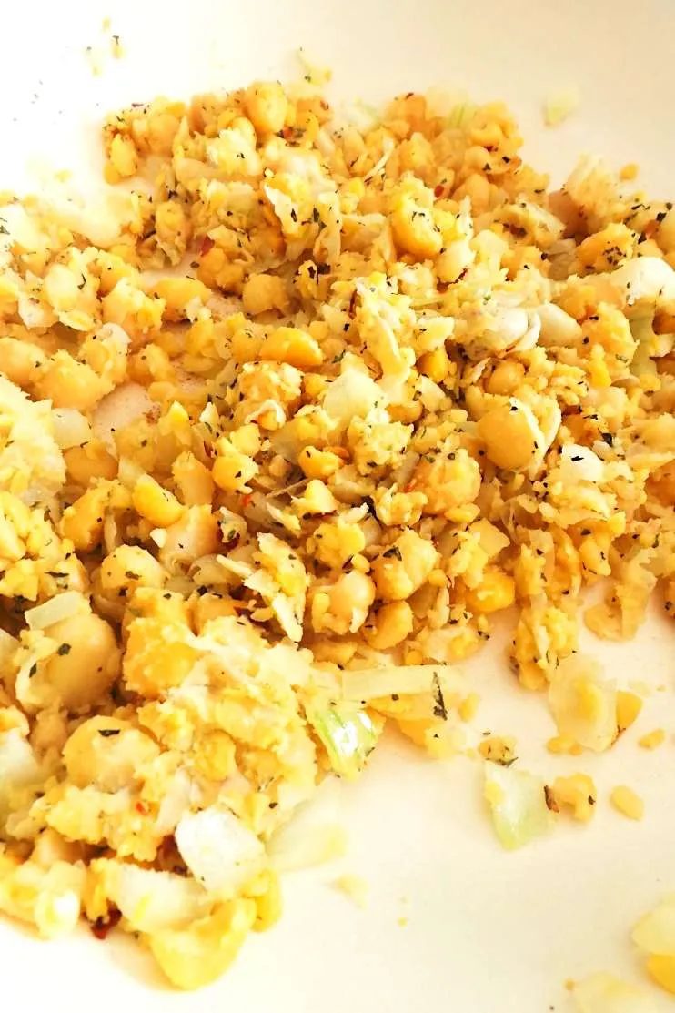 10-minute chickpea scramble lettuce wraps