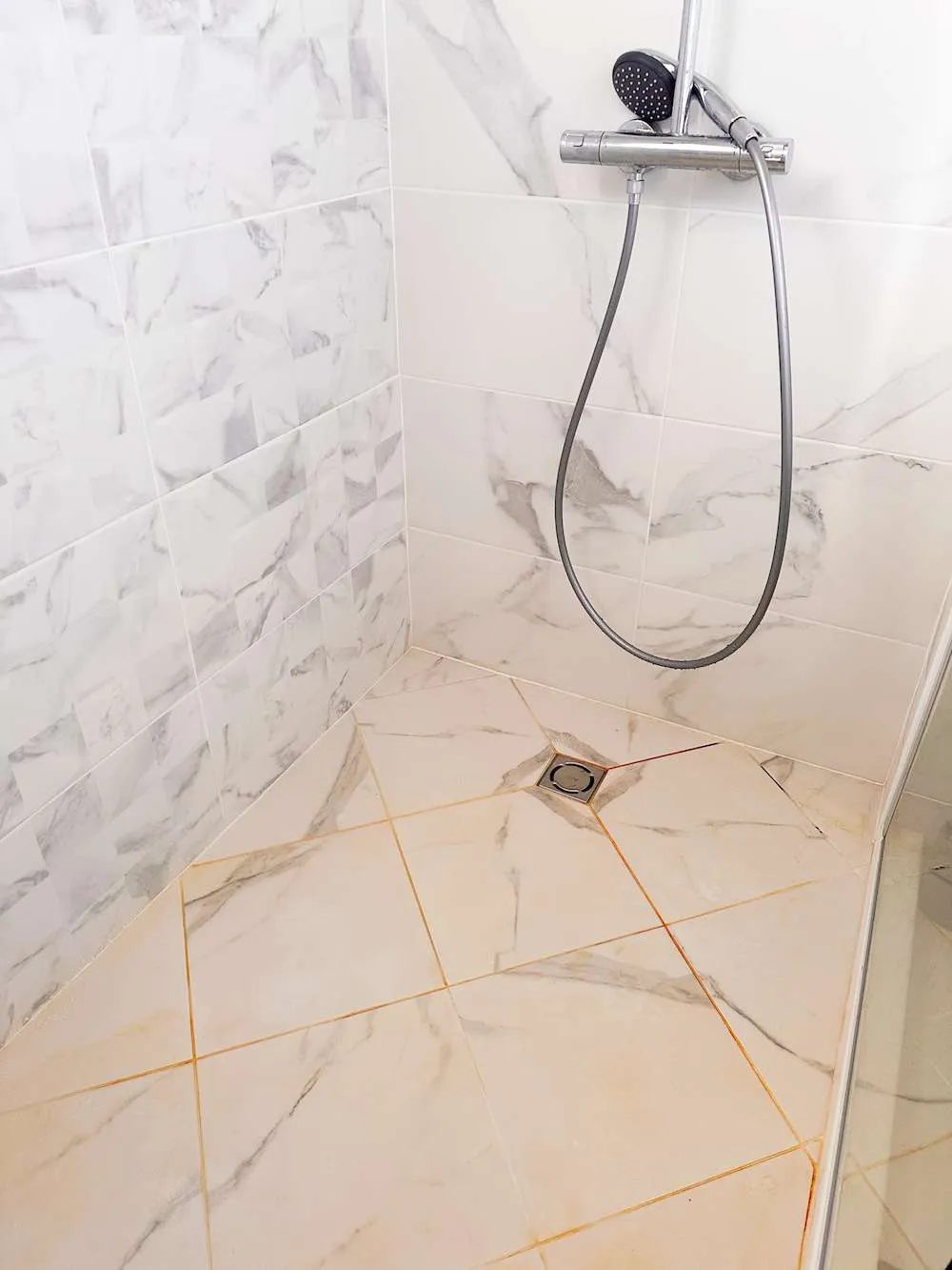 how to clean red mold in the shower (and why - if it's not obvious). bathroom cleaning tips