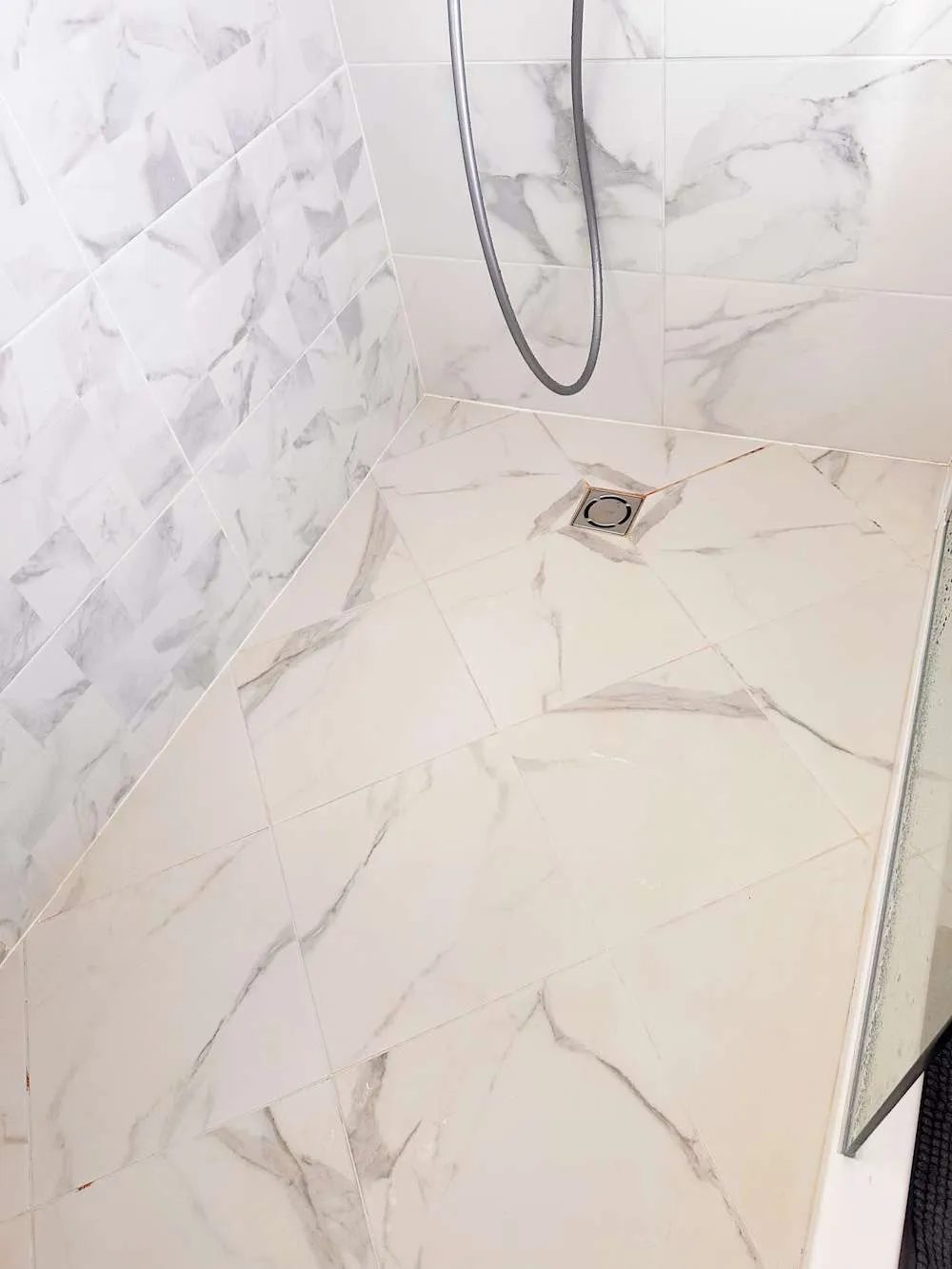 how to clean red mold in the shower (and why - if it's not obvious). bathroom cleaning tips