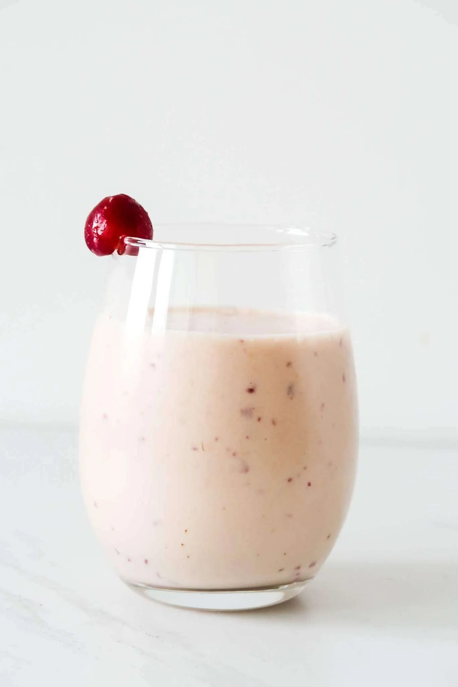 satisfying coconut cherry smoothie recipe - the solid healthy smoothie recipe! Sweet, refreshing and satisfying, it’s great for breakfast…