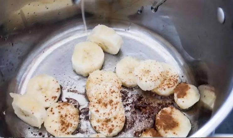 Banana oatmeal, simple