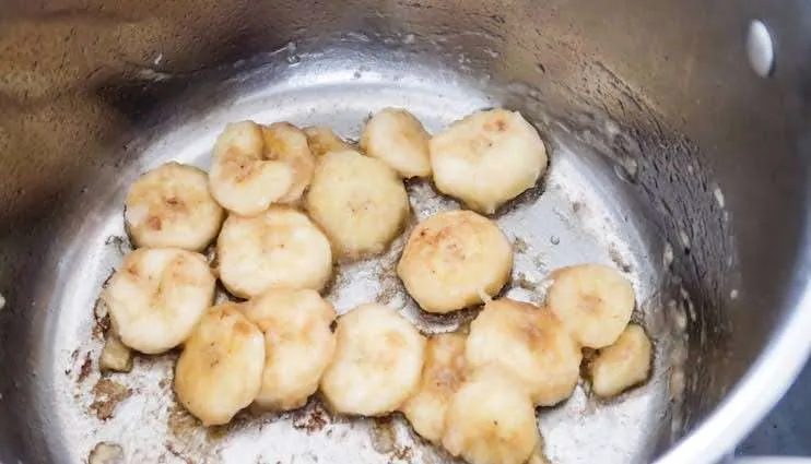 Banana oatmeal, simple