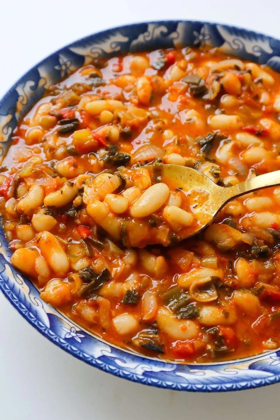 Fast and simple bean soup recipe using canned beans, spices and vegetables! This healthy bean soup is high-fiber and solid for lunch or…