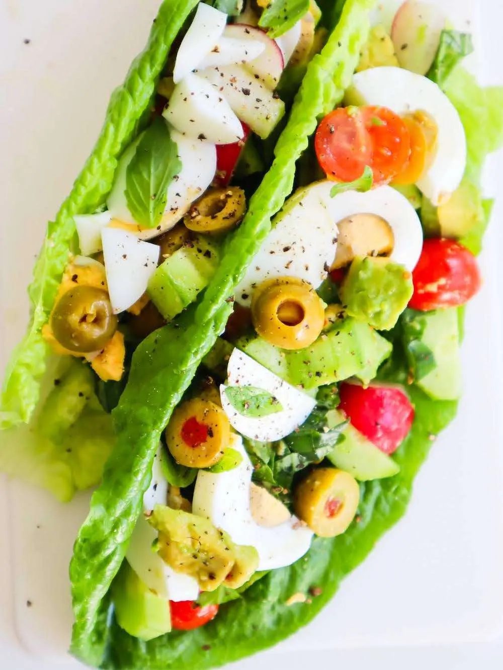 These simple breakfast veggie wraps with eggs are rich in healthy fats, protein, fiber and antioxidants. You need 10 minutes for this…