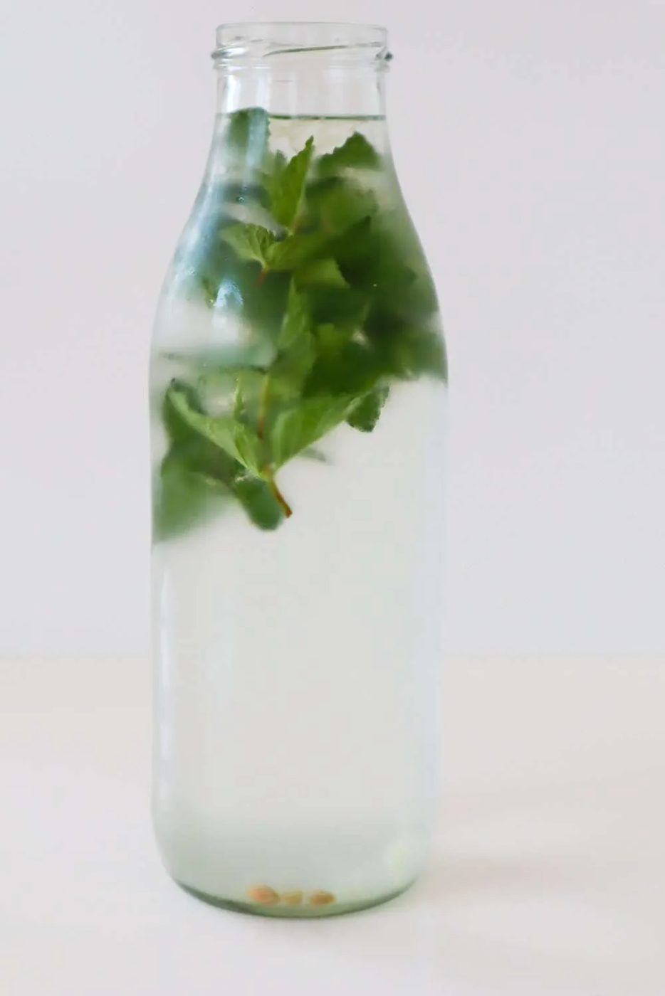Mojito detox water, simple
