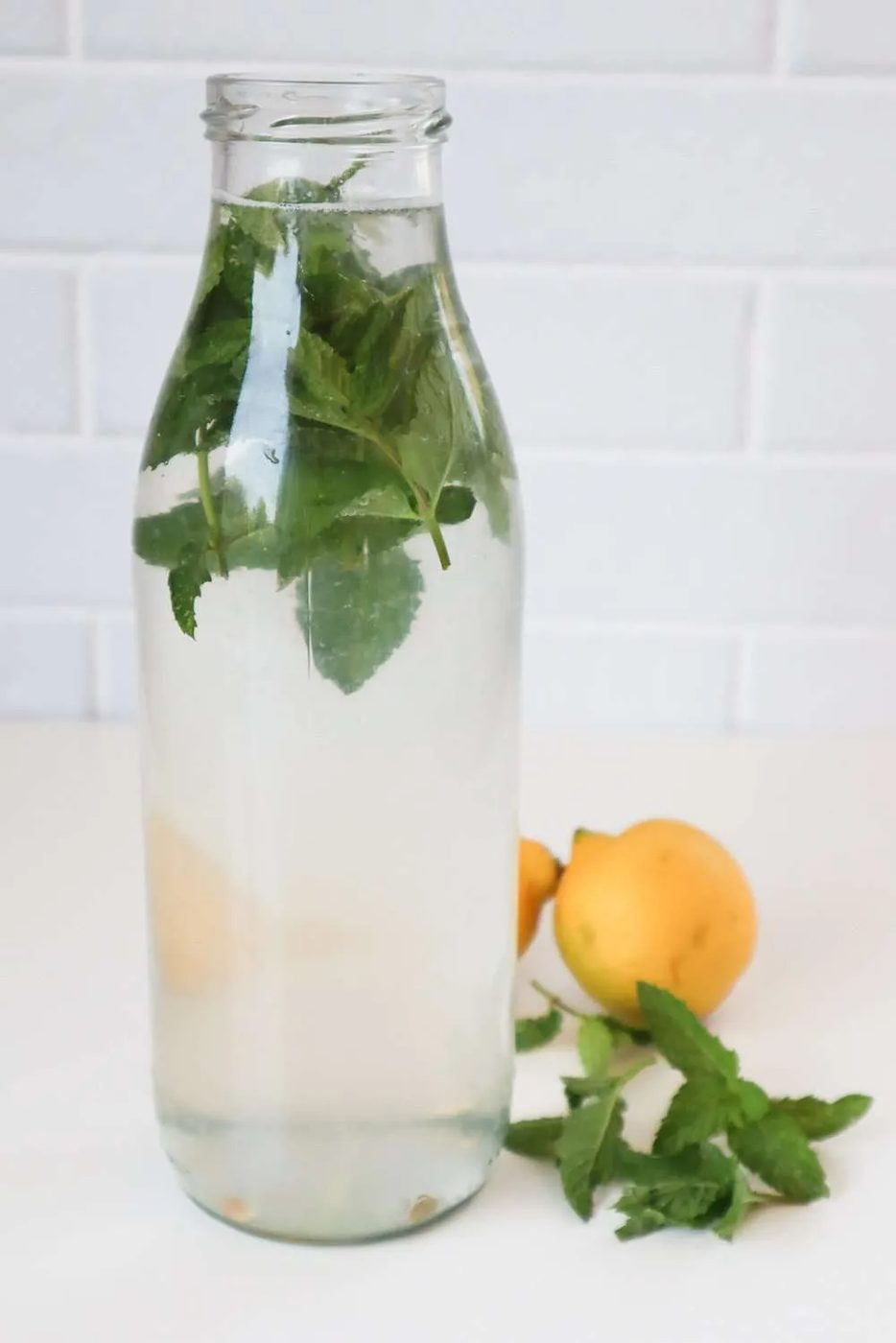 Mojito detox water, simple