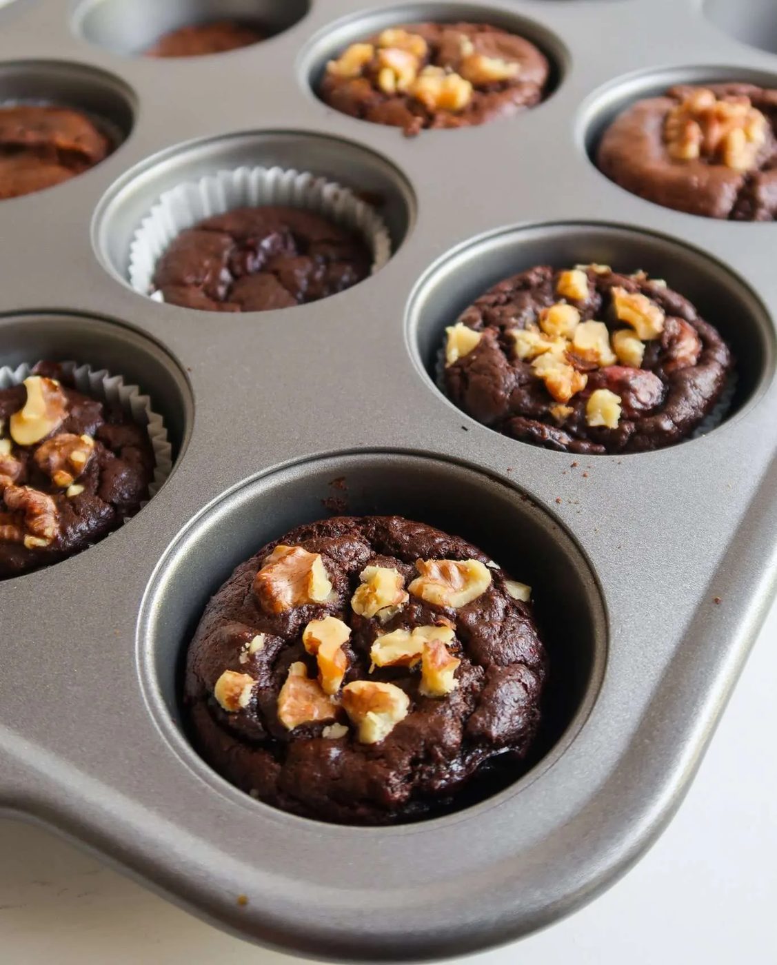 Oatmeal chocolate muffins, simple