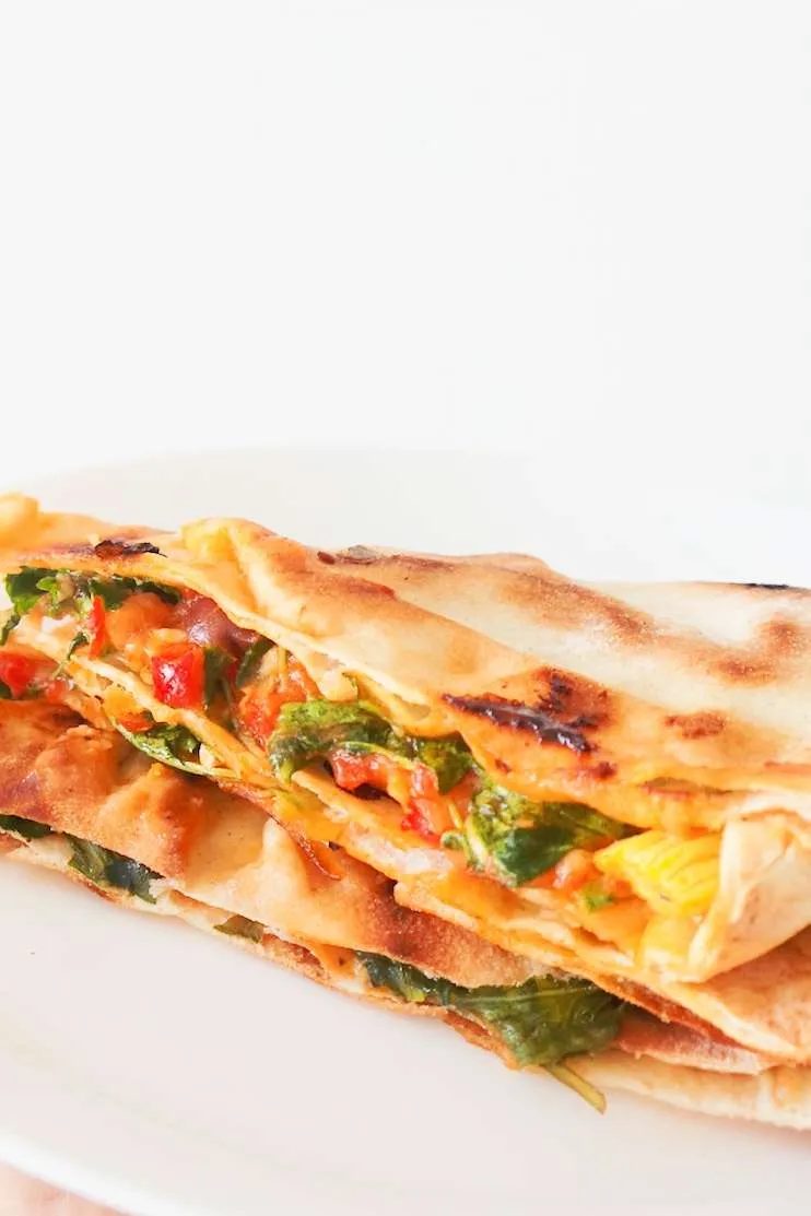 10-minute simple pizza quesadillas