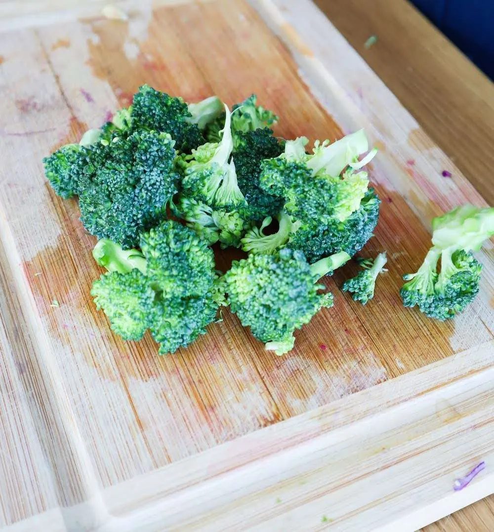 Stir-fried broccoli, simple
