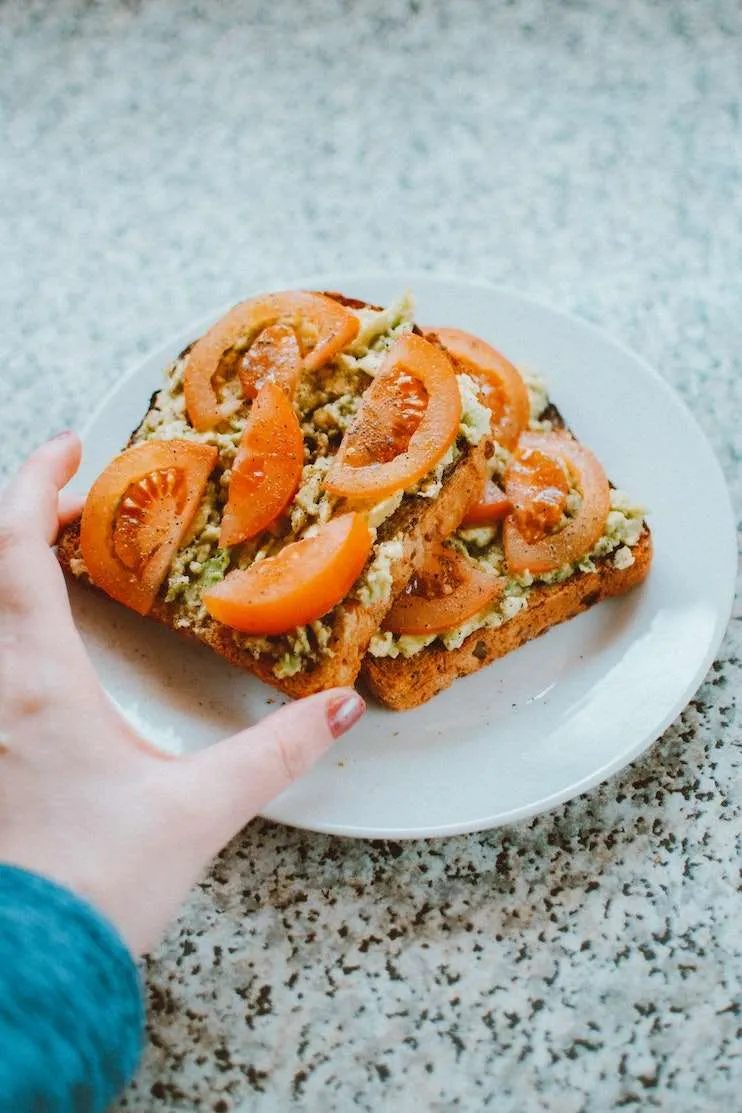 How to eat healthy without letting it become an obsession! How to eat clean and feel good without obsessing over calories and macros.