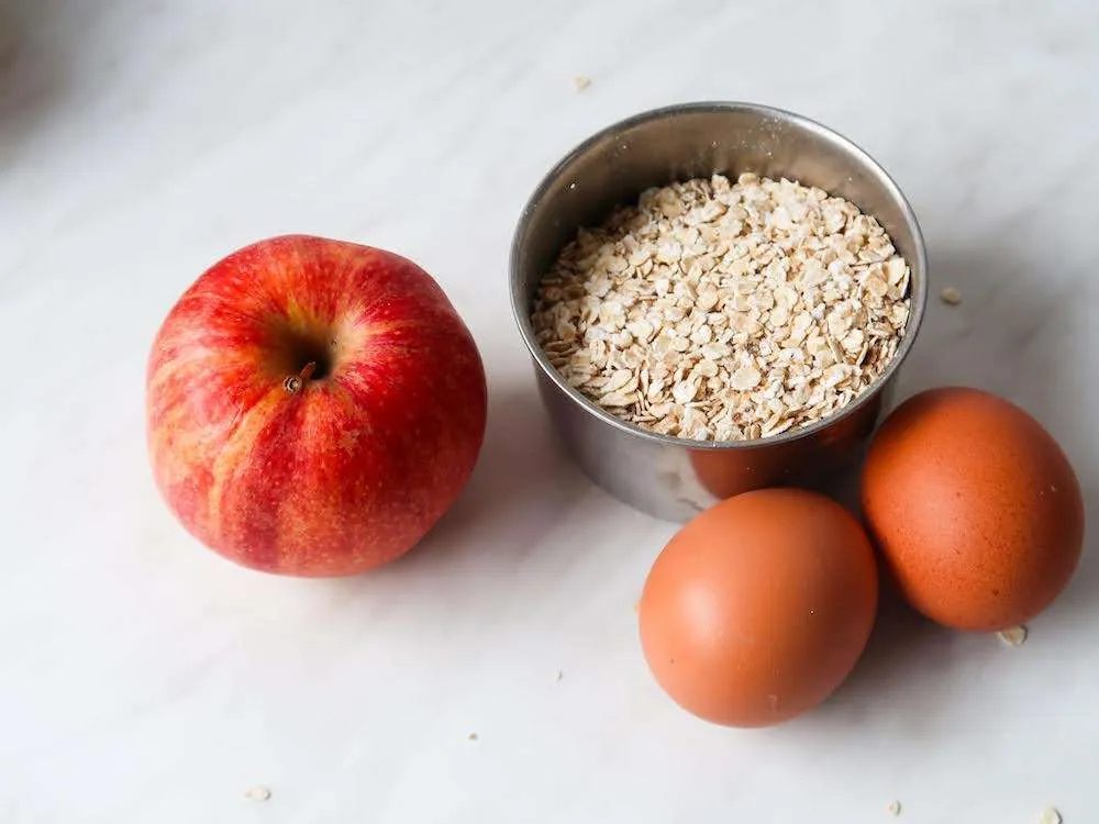Oatmeal apple muffins | make-ahead breakfast, flourless