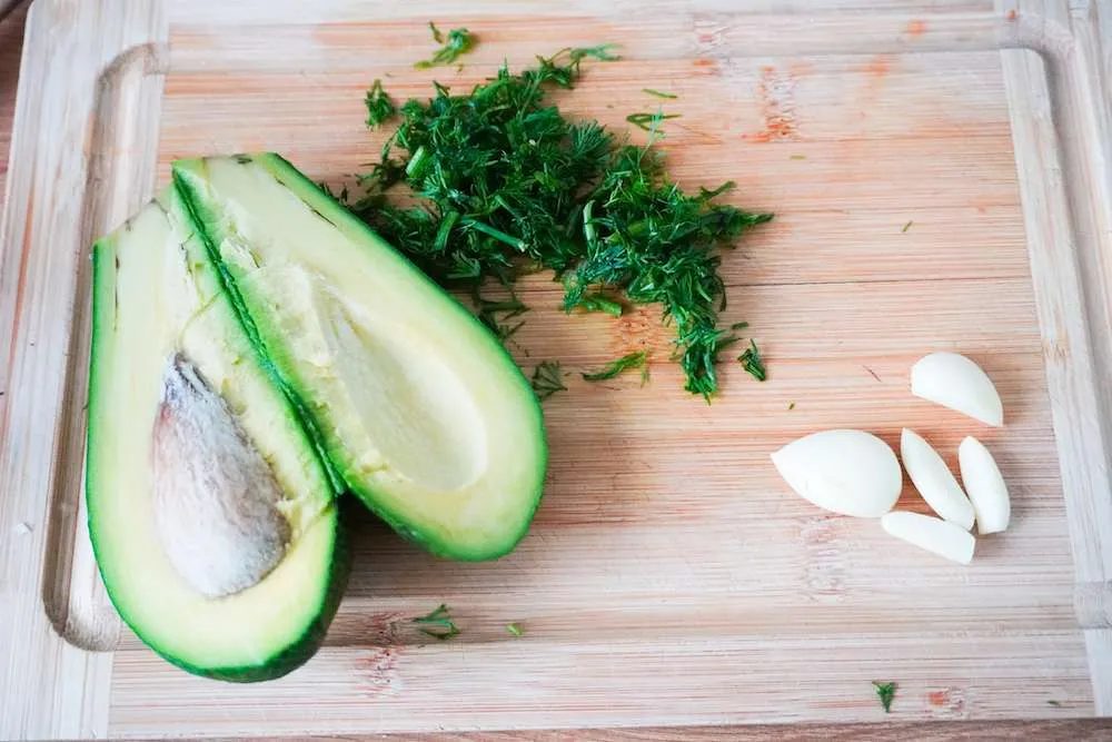 Avocado dip for beautiful skin