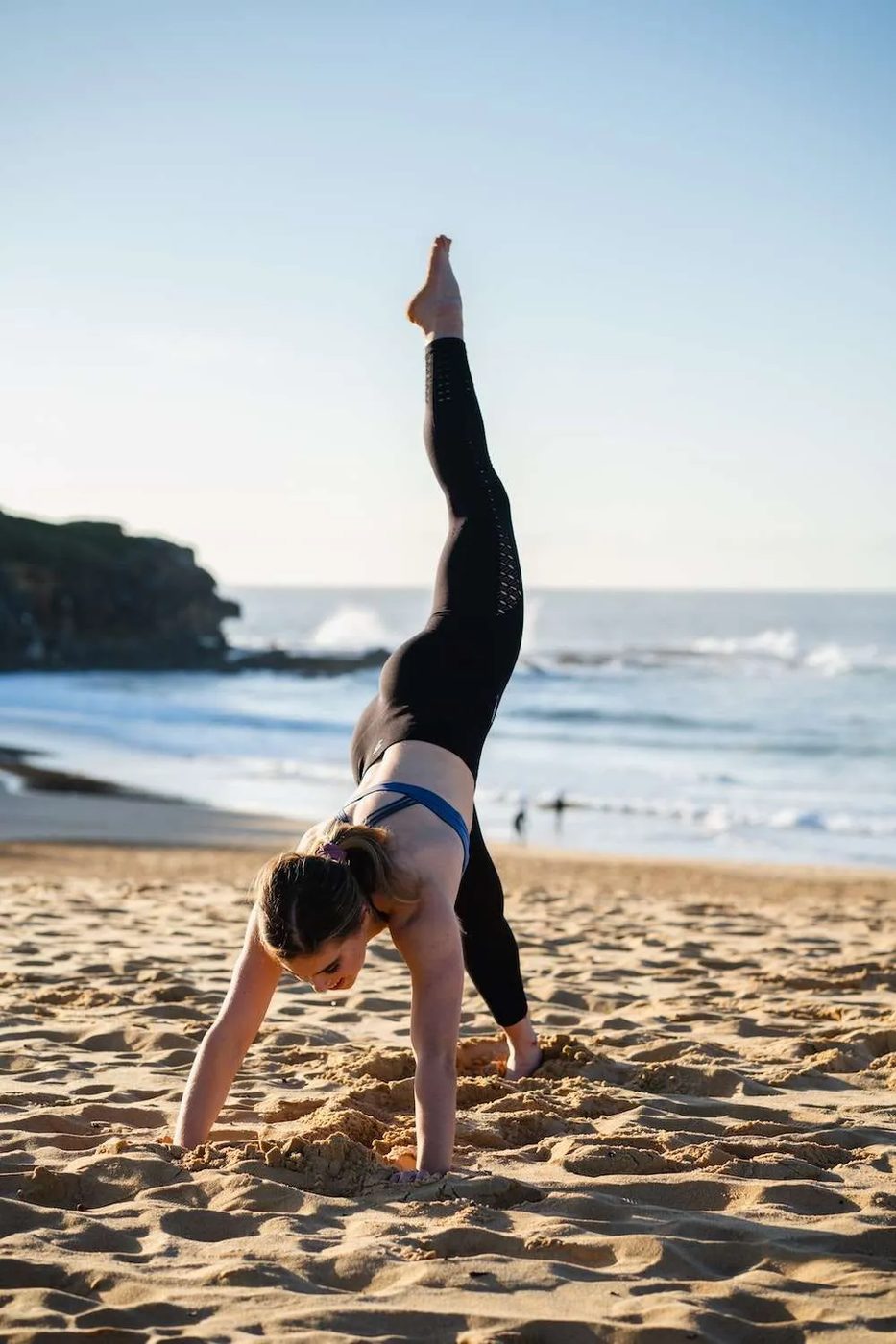 7 Yoga Routines to Stretch everything! These yoga poses are great to improve flexibility and release stress - follow the instructions in…
