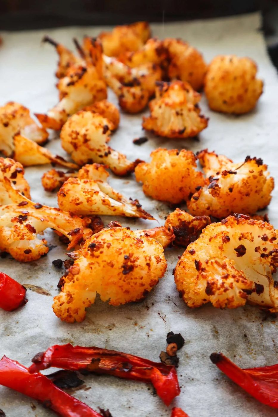 A simple roasted vegetable recipe for spicy roasted cauliflower, sweet potatoes and a sad little red pepper. This healthy side dish recipe…