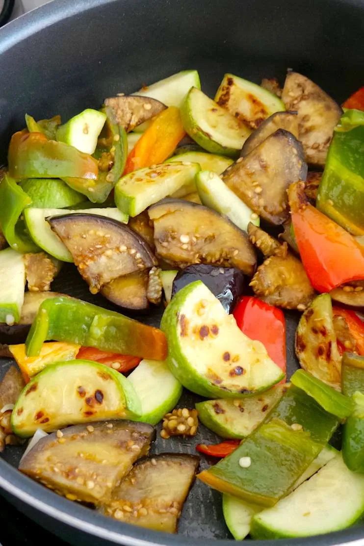 Vegetable pita, grilled