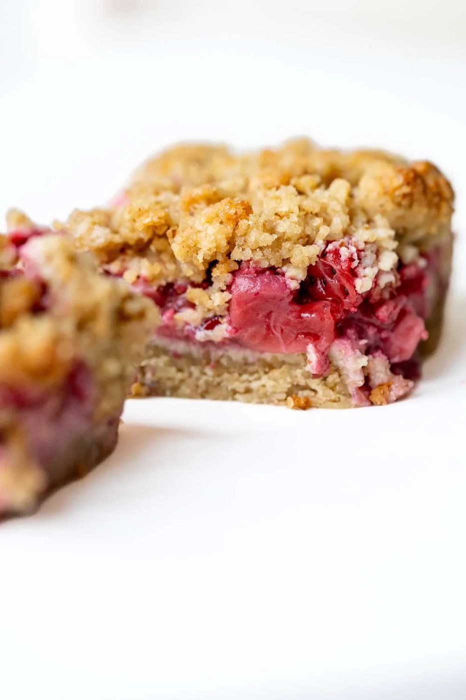 Oatmeal strawberry bars, flourless