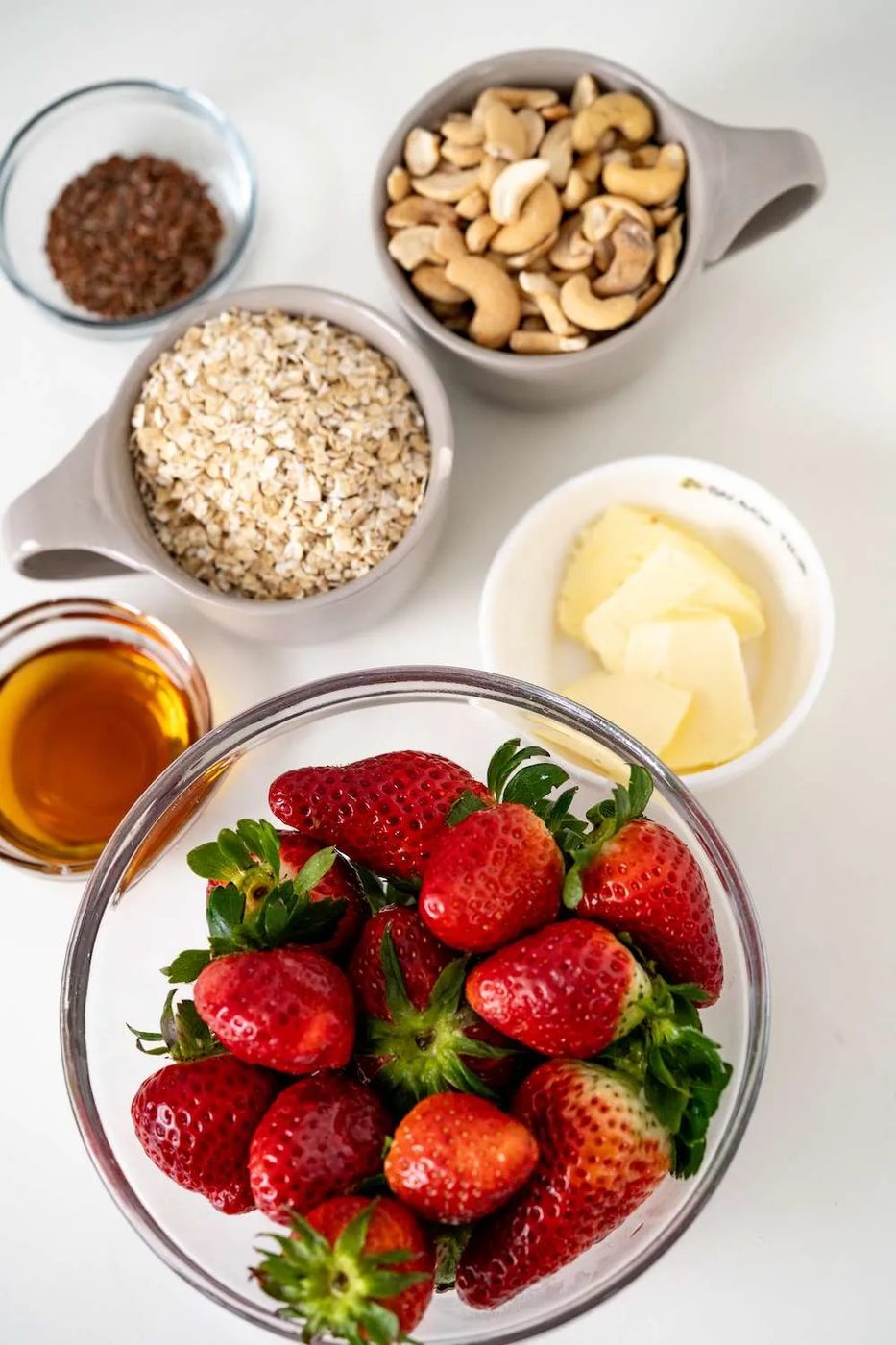 Oatmeal strawberry bars, flourless