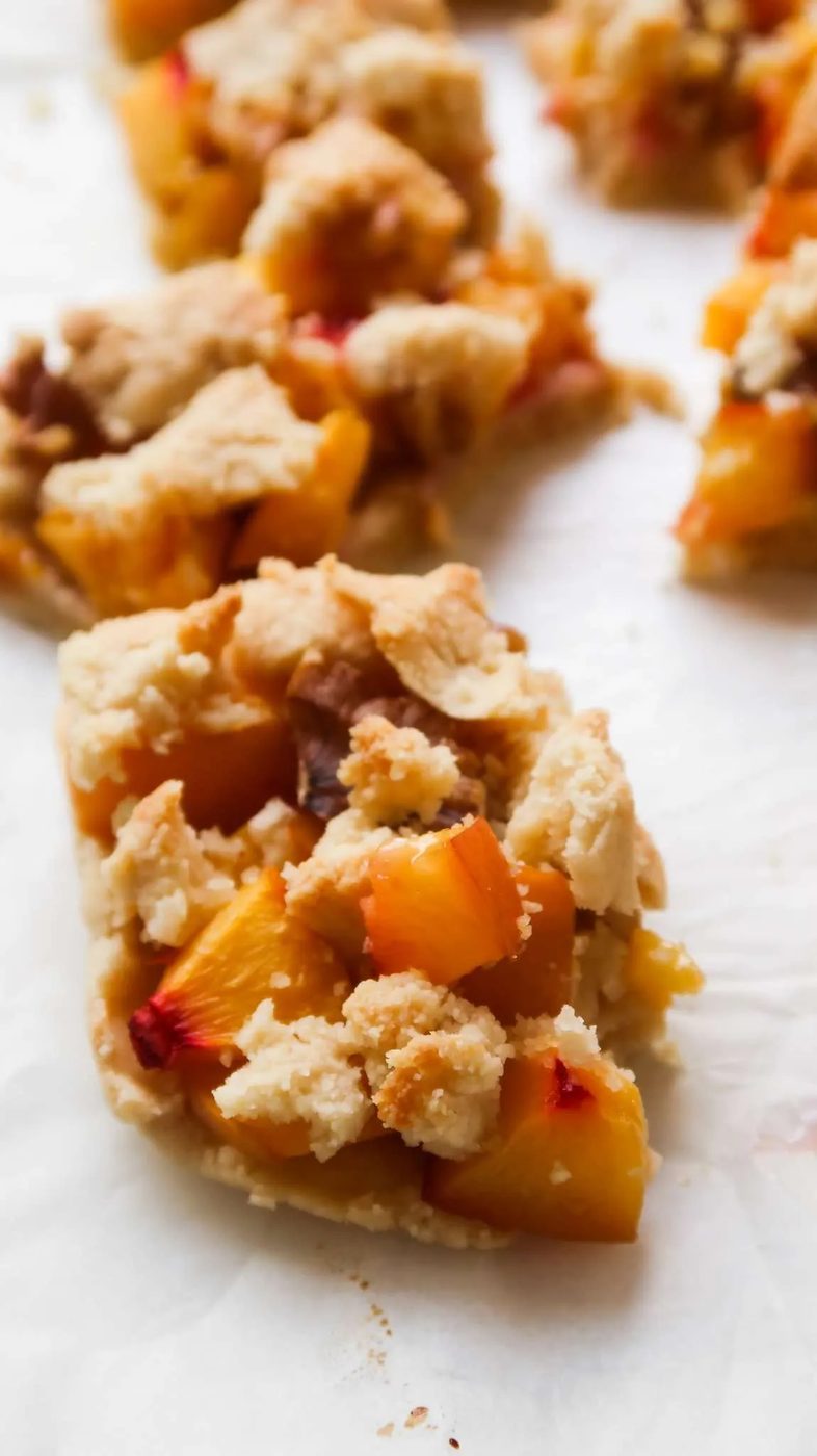 Peach crumble bars | vegan & paleo, healthy