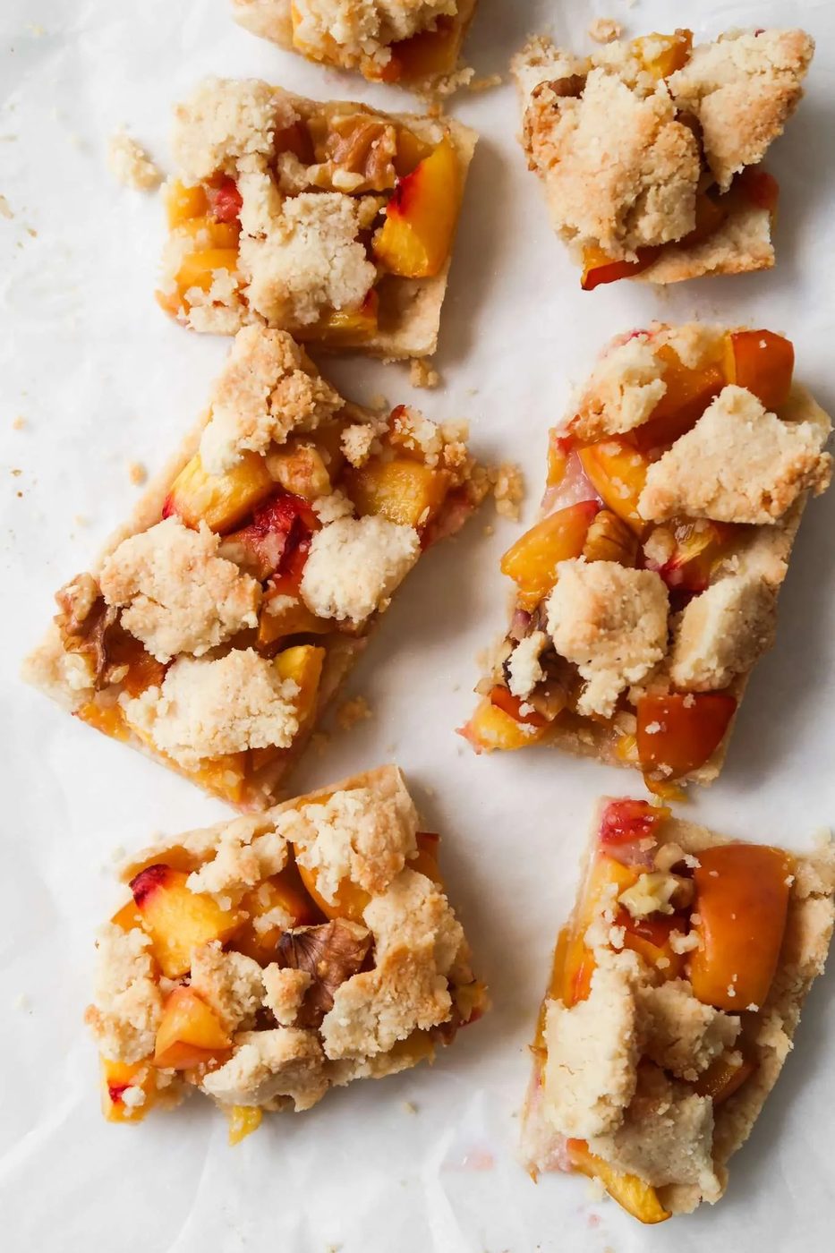 This healthy peach crumble bars recipe is made with simple ingredients, no refined sugar, is gluten-free, dairy-free, paleo and vegan. This…