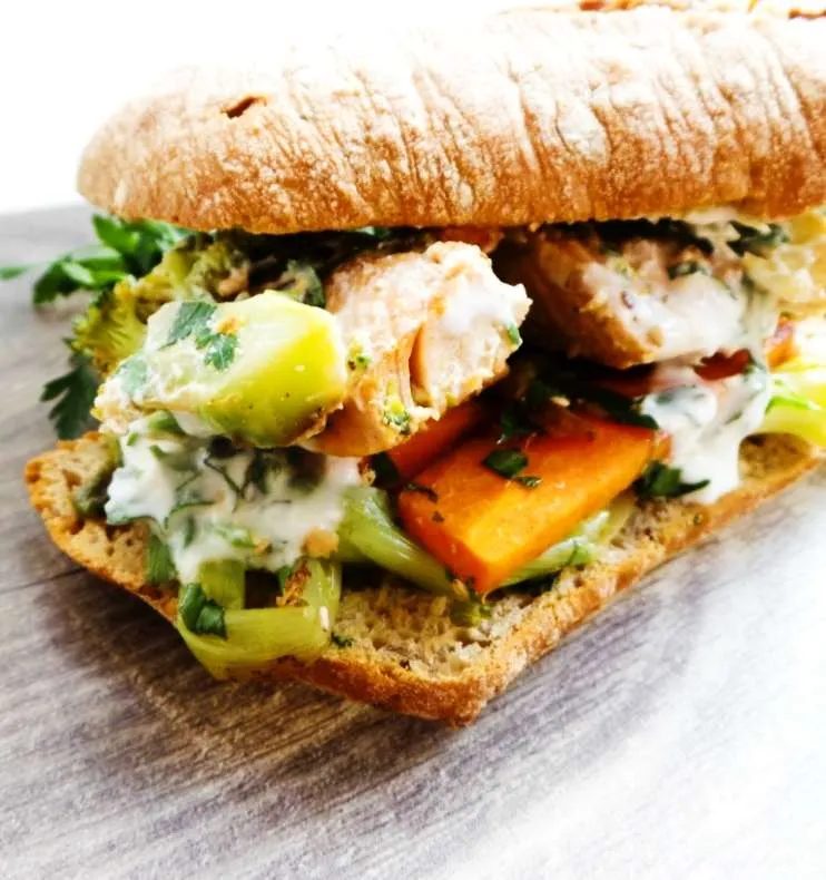 A reliable salmon sandwich recipe - we love this simple & fast, yet satisfying simple salmon dinner recipe! All you need is one pan…