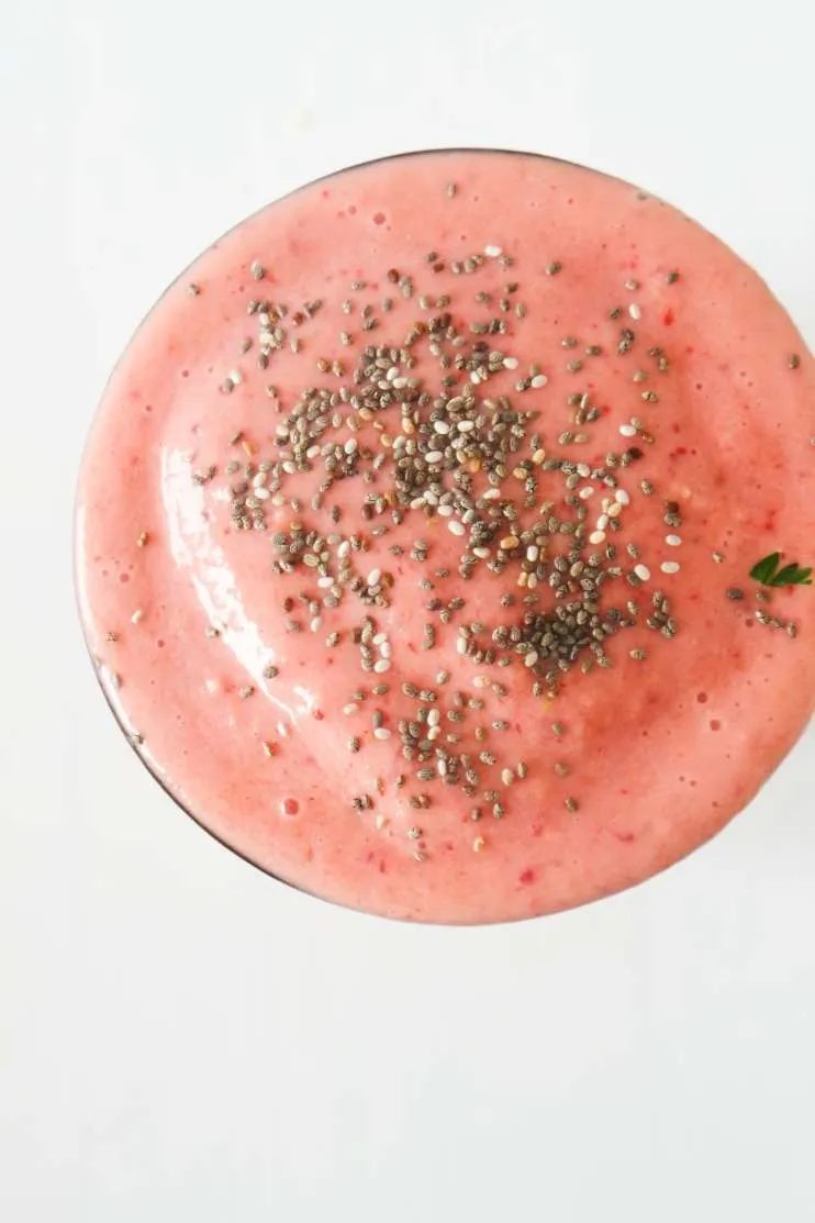 Strawberry Slushy Smoothie - Healthy Smoothie Recipe - sweet, healthy and tastes like a strawberry shake (without the bad stuff!)
