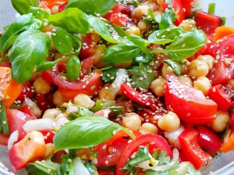 fresh and healthy tomato basil and chickpea salad - solid summer salad to make!