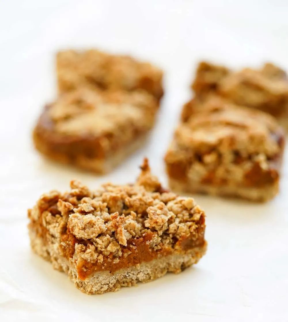 Pumpkin pie bars, healthy, flourless & vegan