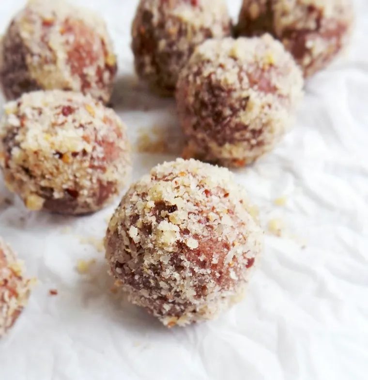 Satisfy your chocolate cravings with this healthy snack! These healthy chocolate balls are simple and fast, full of antioxidants and good…