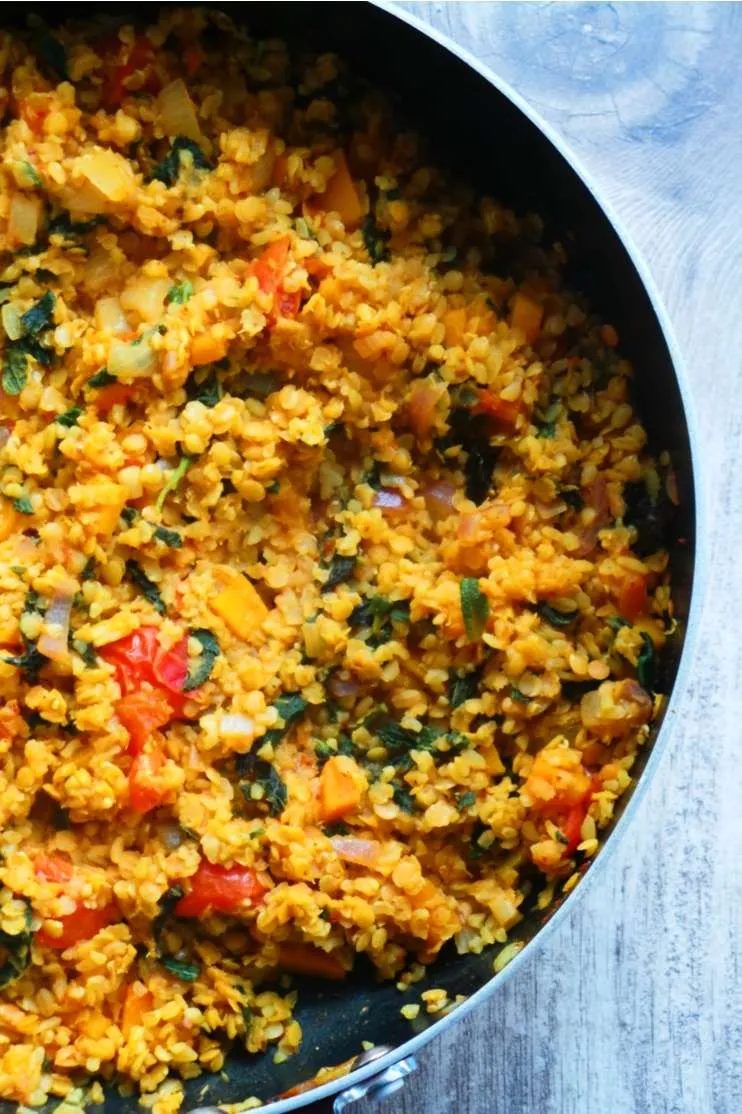 20-Minute healthy lentil and bulgur skillet - a satisfying vegan dinner with high-fiber foods like lentils, bulgur and vegetables - all…