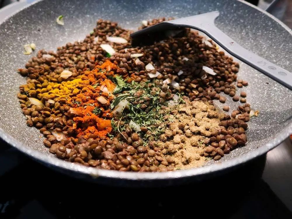 10-minute lentil lettuce tacos