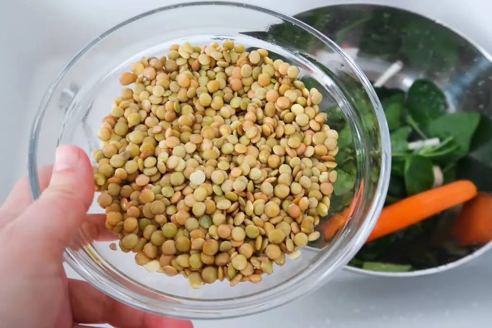 Lentil spinach soup
