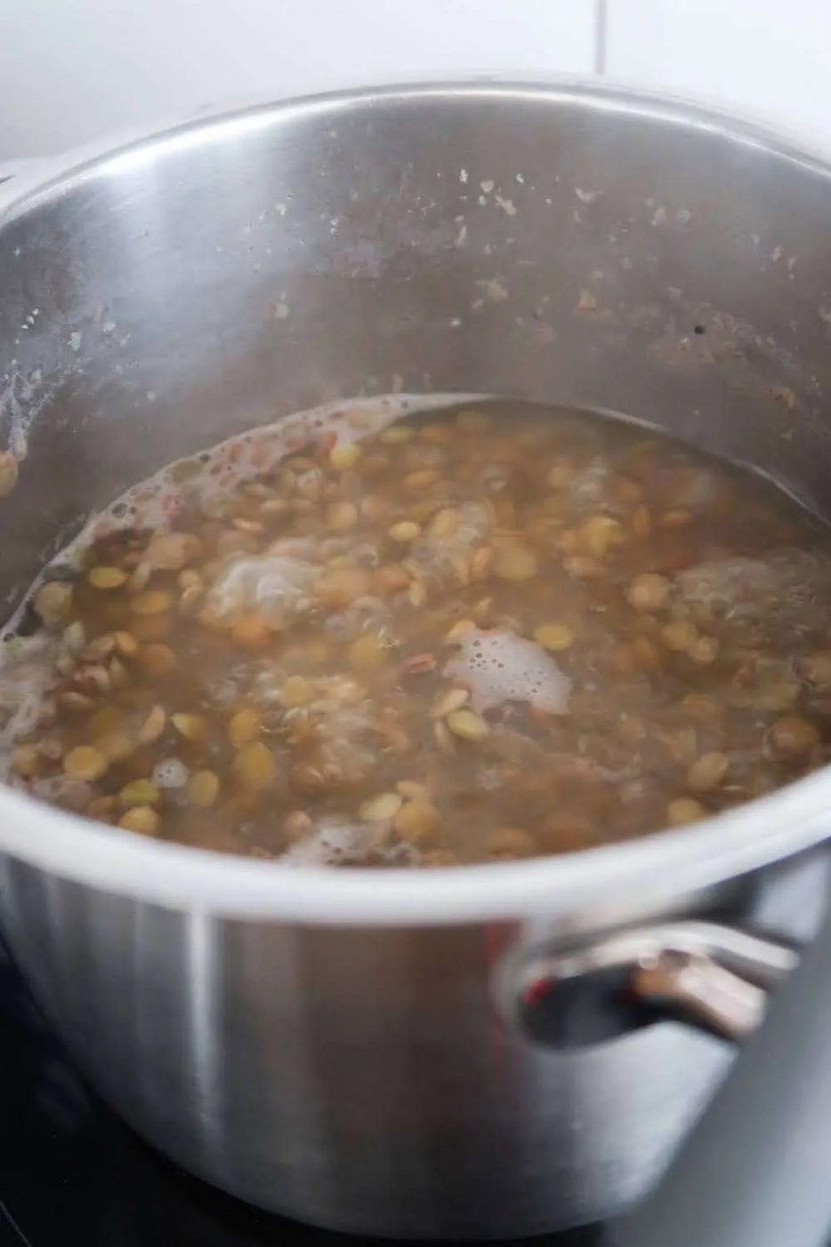 Lentil spinach soup